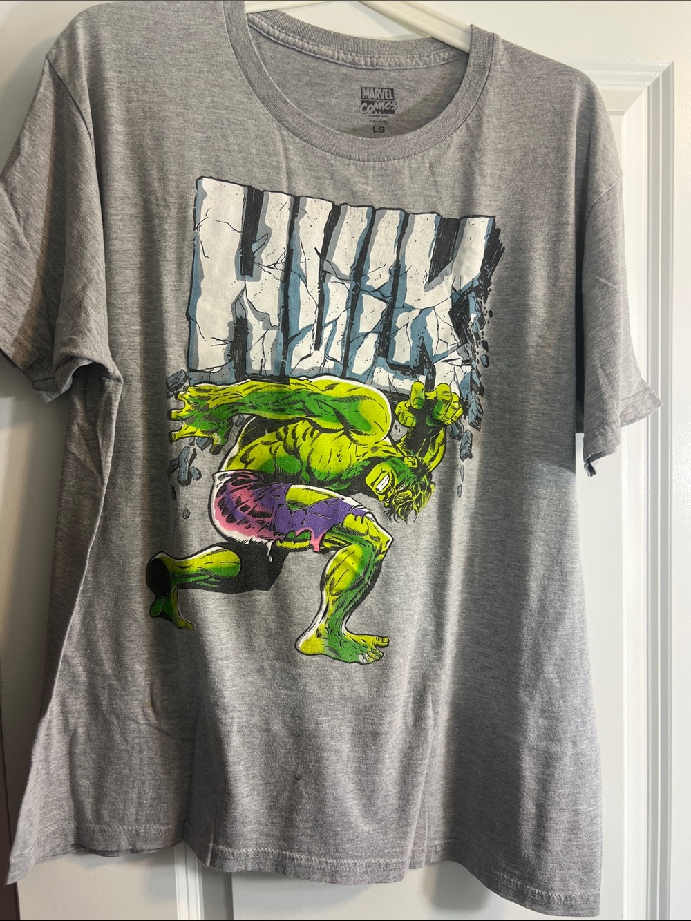 Marvel Gray T‑Shirt with Green & Purple Hulk Graphic